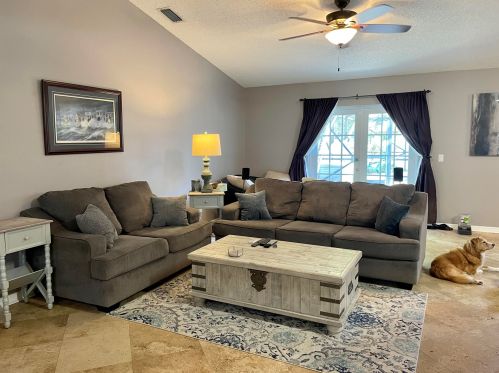 2449 Mariposa Ave, Fort Pierce, FL 34952-7406