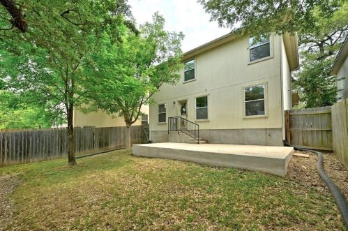 8612 Davis Oaks Trl, Austin TX 78748-6582 exterior