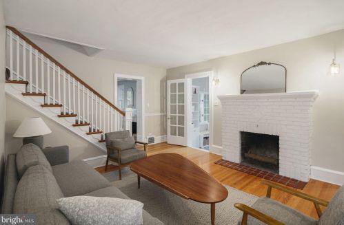 400 Beechwood Ave, Tavistock NJ 08033-1105 exterior