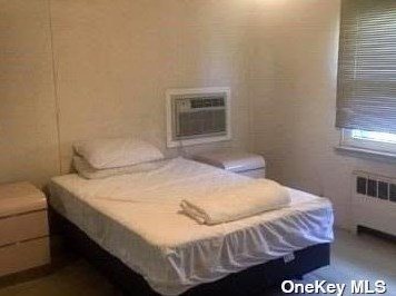 247 East Ave, Valley Stream NY  11580-3233 exterior