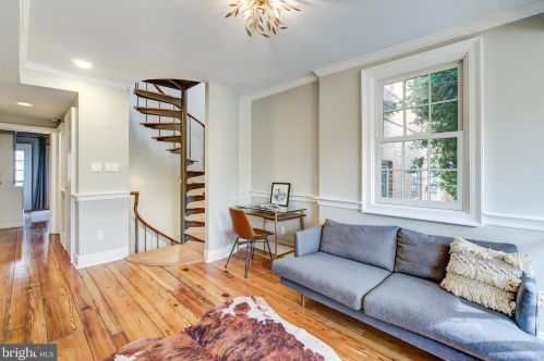 527 Wilkes St, Alexandria VA  22314-3723 exterior