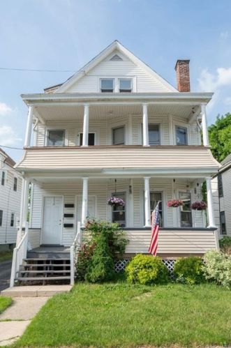 19 Grubb St, Poughkeepsie, NY 12603-2379