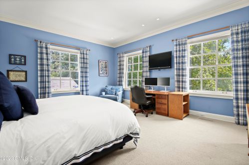 26 Andrews Farm Rd, Greenwich CT 06831-3100 exterior