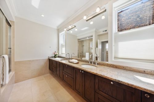 3524 Oakley Ave, Chicago IL 60609-1062 exterior