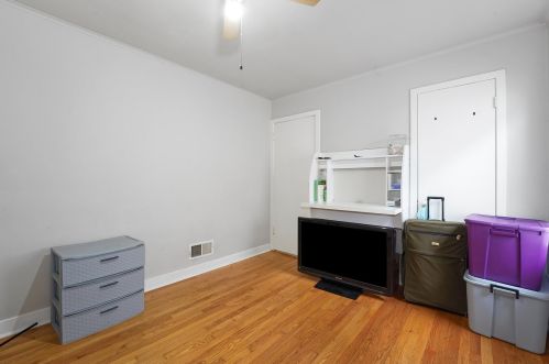 5616 Kolin Ave, Chicago IL 60629-4838 exterior