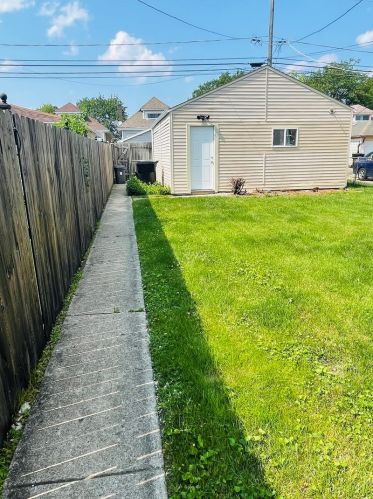 3040 55 St, Chicago IL 60632-4738 exterior