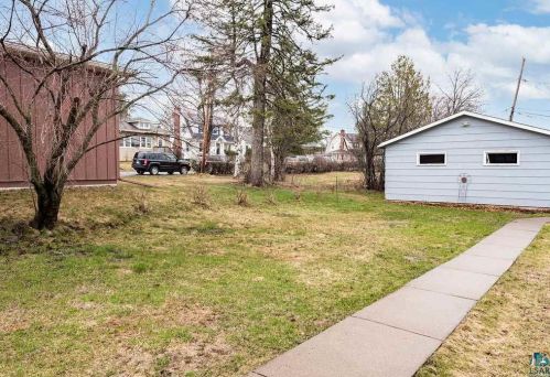 1018 19 Ave, Duluth MN 55806-2111 exterior