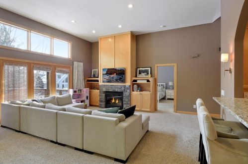 2479 Grey Eagle Cir, Saint Paul MN 55129-6221 exterior