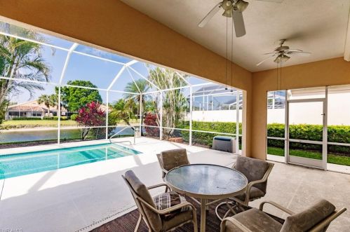 3432 Donoso Ct, Naples FL 34109-1395 exterior