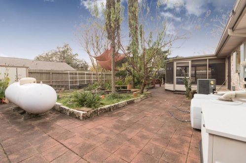 7002 Foxvalley Ln, Humble TX exterior