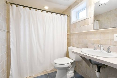 5 Larry Dr, Commack NY 11725-3326 exterior