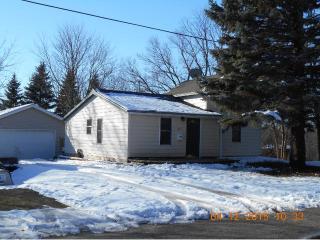 613 4th St, Waterford, MN 55057-2315