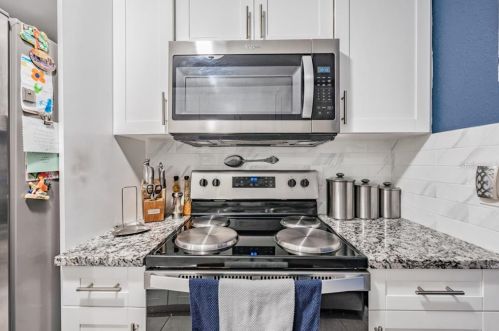 1910 98th Ave, Tampa FL  33612-8354 exterior