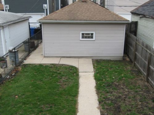 2828 Campbell Ave, Chicago IL 60618-7902 exterior