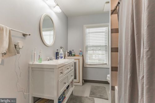 834 Berkeley Ave, Trenton NJ 08618-5320 exterior