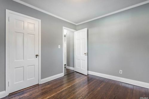 55 Albermarle Ave, Huntington Station NY 11746-2025 exterior