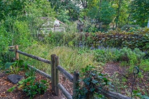 109 Christopher St, Montclair NJ 07042-4227 exterior