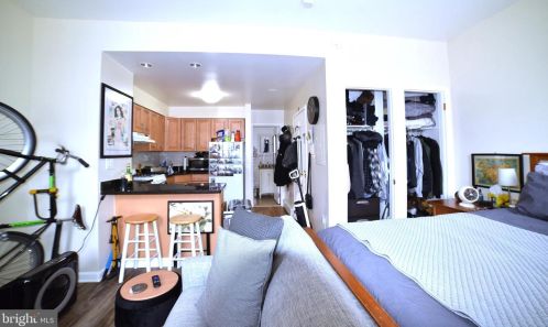 1410 6 St, Philadelphia PA 19147-5841 exterior