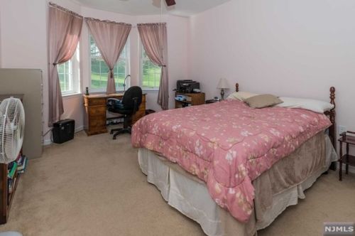 1106 Gatherings Dr, Paterson NJ 07508-1378 exterior