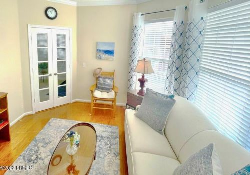 27 Crescent Creek Dr, Bluffton SC 29909-6211 exterior