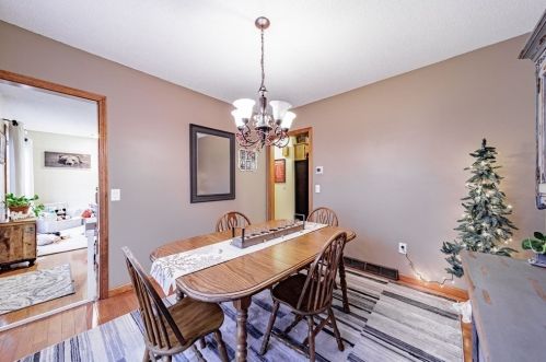 201 Winterset Dr, Springfield MA 01129-1850 exterior