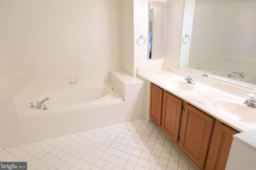 10940 Rocky Mount Way, Silver Spring MD 20902-3687 exterior