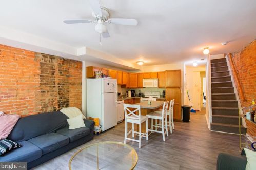 1713 Christian St, Philadelphia, PA 19146-1907