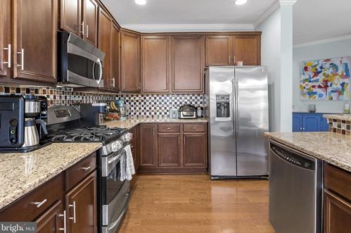 208 Carson Ter, Huntingdon Valley PA  19006-4718 exterior