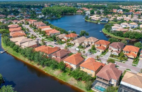 18035 Java Isle Dr, Tampa, FL 33647-2752