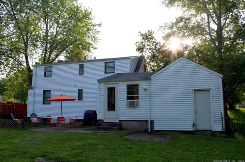 908 Plymouth St, Windsor CT 06095-3713 exterior