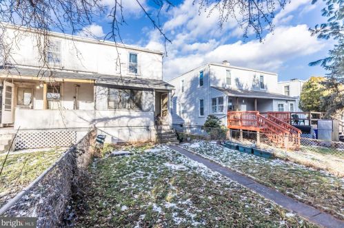 1238 Maple St, Pottstown PA 19464-5822 exterior