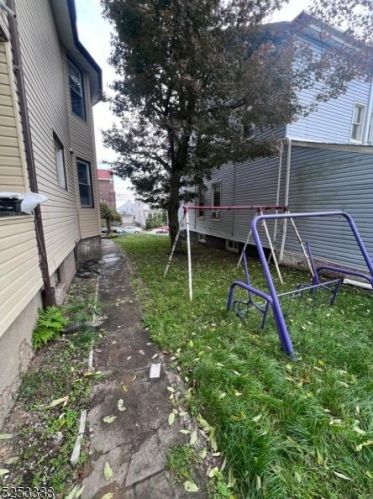 267 7th St, Paterson NJ 07508-2030 exterior