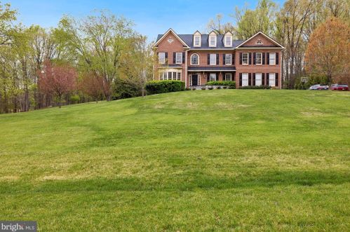 13127 Cleveland Dr, Rockville, MD 20850-3725