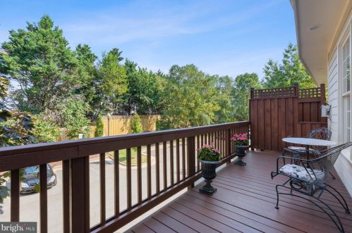 393 Cameron Sta Blvd, Alexandria VA 22304-8681 exterior