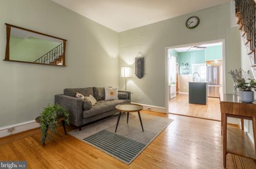 1939 11th St, Philadelphia, PA 19148-2334