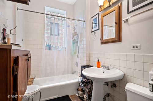 2036 Hoyne Ave, Chicago IL 60643-3308 exterior