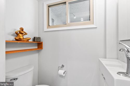 605 Catharine St, Philadelphia PA 19147-2909 exterior