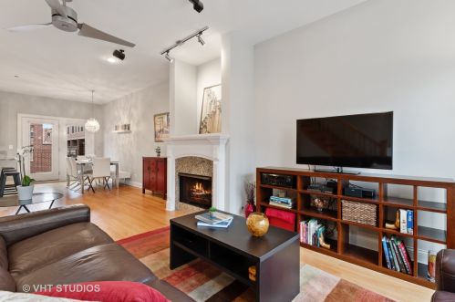 3457 Whipple St, Chicago IL 60618-5614 exterior