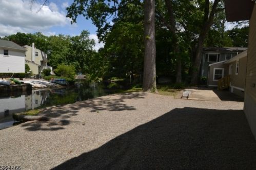 132 Shawnee Trl, Wharton NJ  07885-2934 exterior