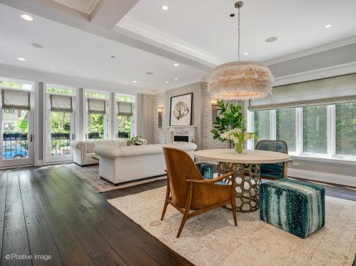 3720 Greenview Ave, Chicago IL 60613-3610 exterior