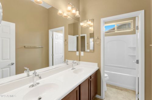 43511 47 Ln, Phoenix AZ 85031-2703 exterior