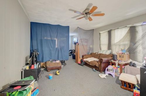 43 5 Ave, Woonsocket RI 02895-5019 exterior