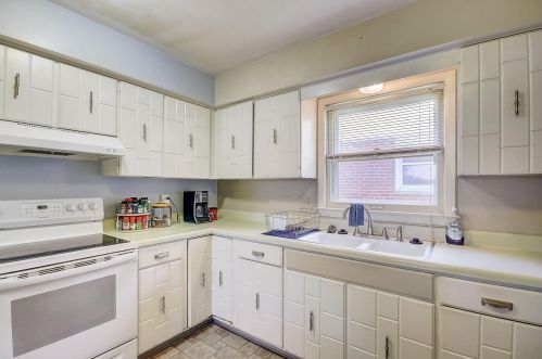 4076 83, Milwaukee WI 53222-1804 exterior