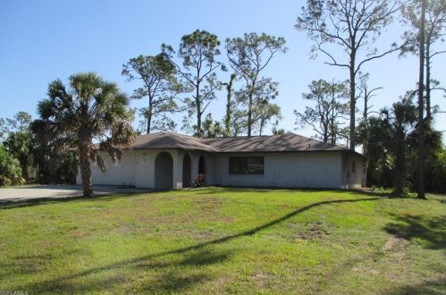 1280 25th St, Naples, FL 34117-4349