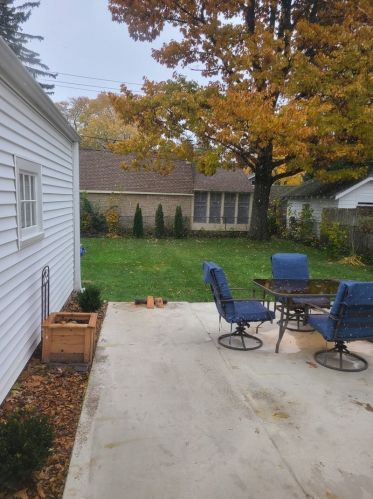 1603 Ave, Waukegan IL 60085-3946 exterior