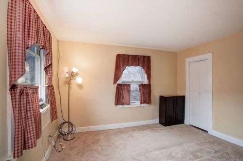 90 Smt St, Manchester CT 06040-4263 exterior