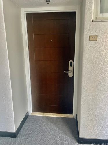 255 Beach Walk, Honolulu HI  96815-1935 exterior