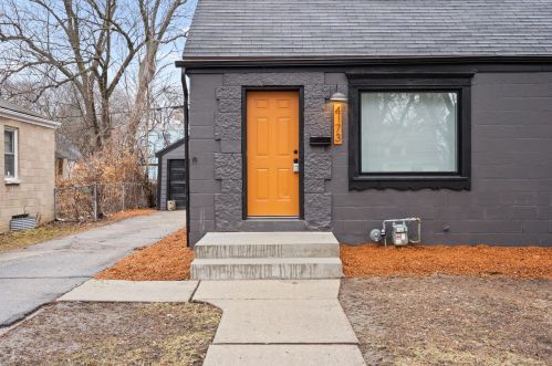 4173 39th St, Milwaukee, WI 53216-1642