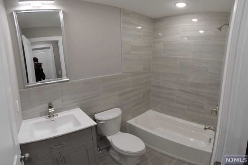 225 9 St, Newark NJ 07107-1907 exterior