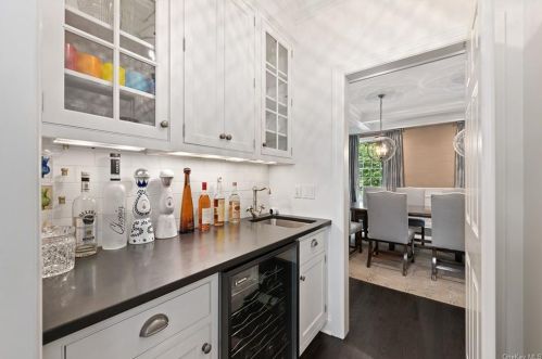 5 Dellwood Farm Way, Armonk NY 10504-1249 exterior